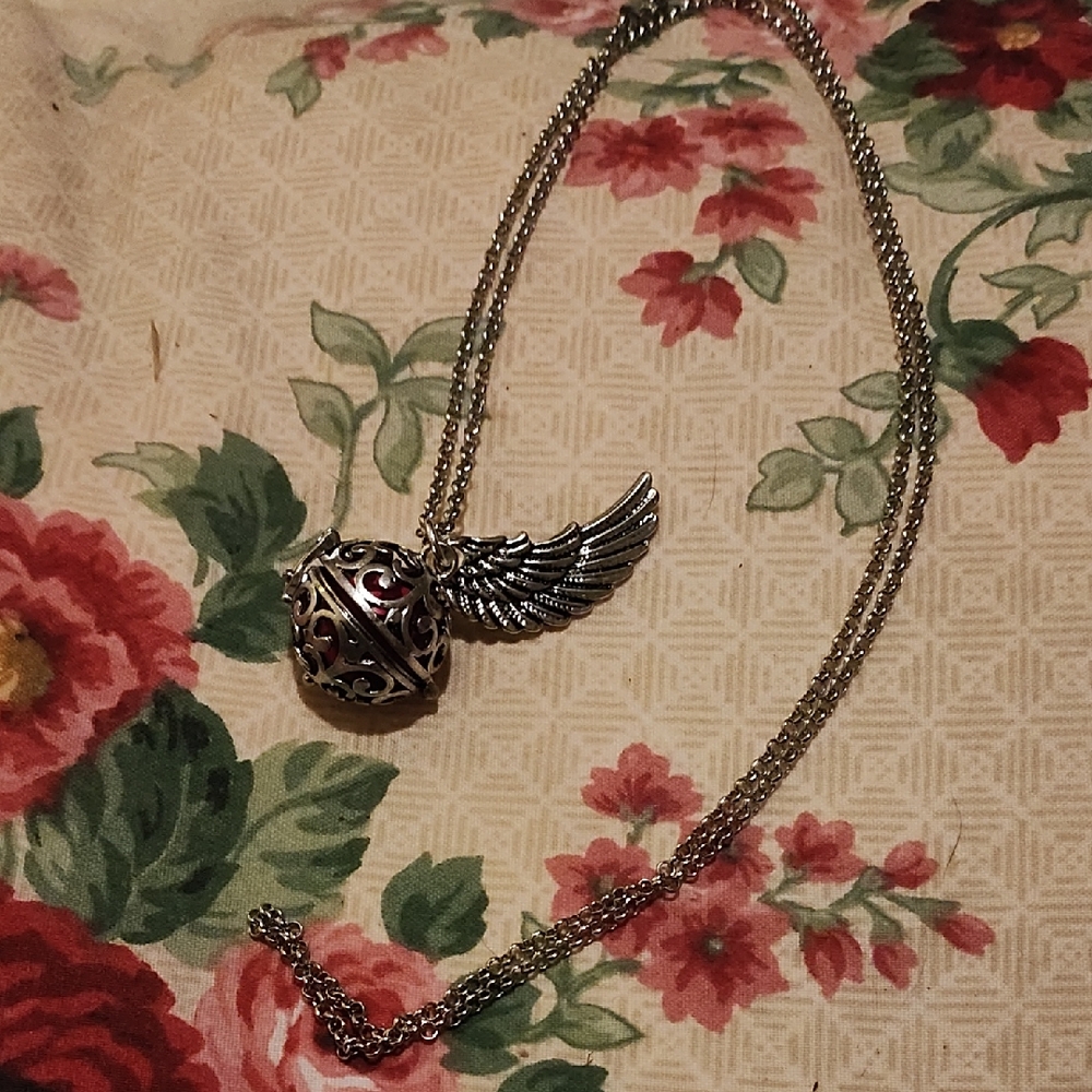 Silver Wing Pendant Necklace